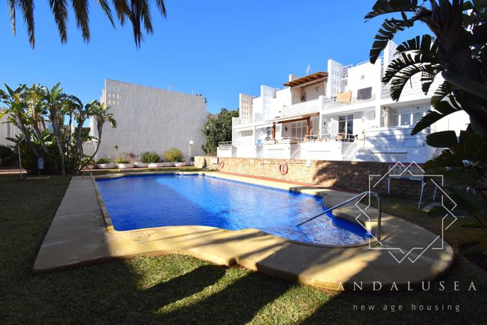 Image No.1-4 Bed Property for sale