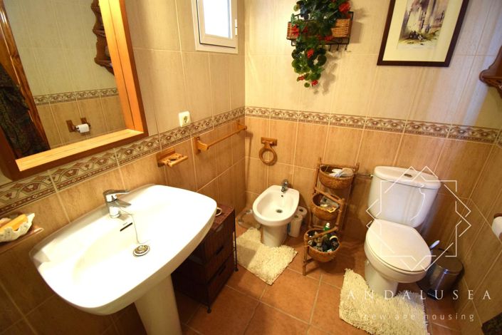 Image No.24-3 Bed Property for sale