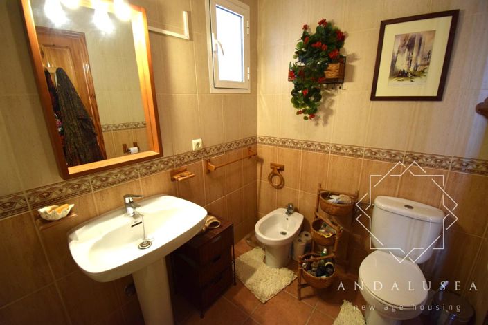 Image No.25-3 Bed Property for sale