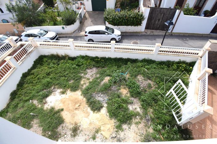 Image No.11-3 Bed Property for sale