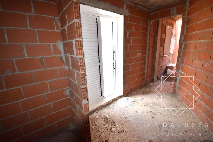 Image No.19-3 Bed Property for sale