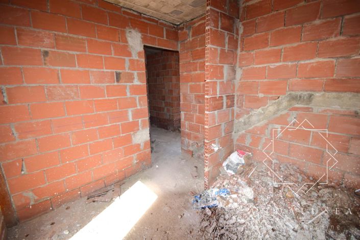 Image No.26-3 Bed Property for sale