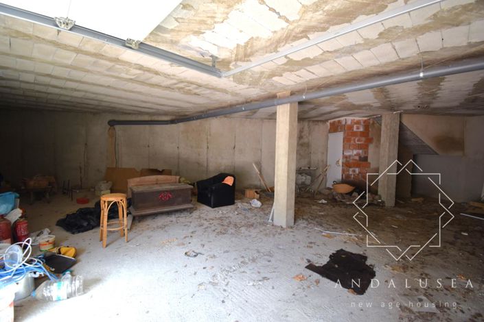 Image No.30-3 Bed Property for sale