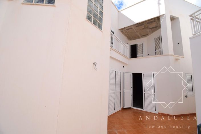 Image No.38-3 Bed Property for sale