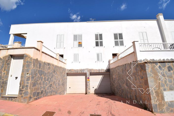 Image No.39-3 Bed Property for sale