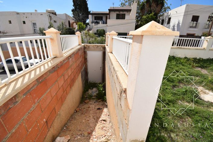 Image No.8-3 Bed Property for sale