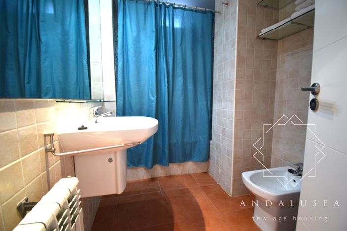 Image No.23-3 Bed Property for sale