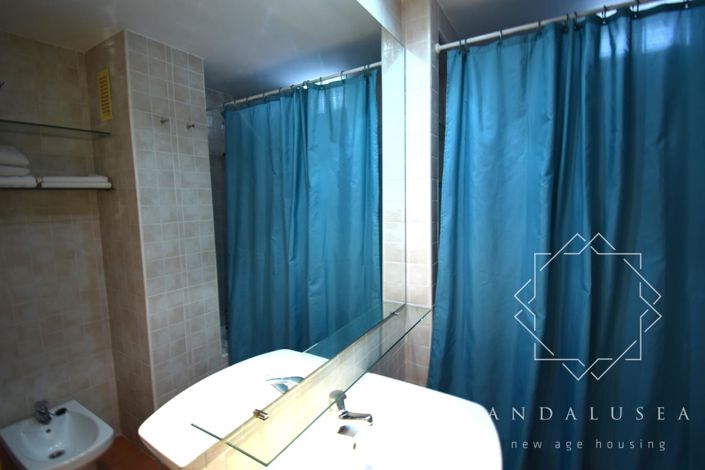 Image No.24-3 Bed Property for sale