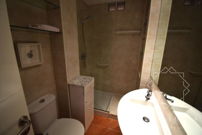 Image No.27-3 Bed Property for sale