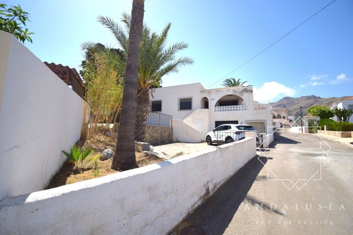 Image No.1-3 Bed Property for sale