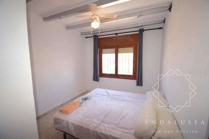 Image No.13-3 Bed Property for sale