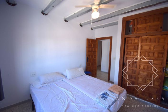 Image No.15-3 Bed Property for sale