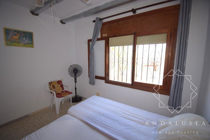 Image No.18-3 Bed Property for sale