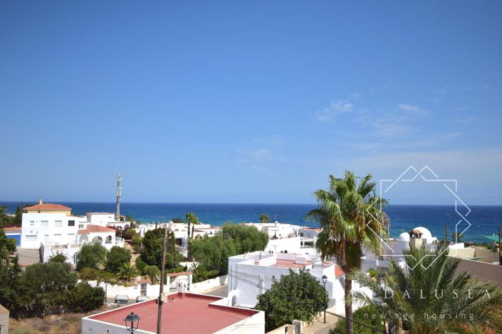 Image No.53-3 Bed Property for sale