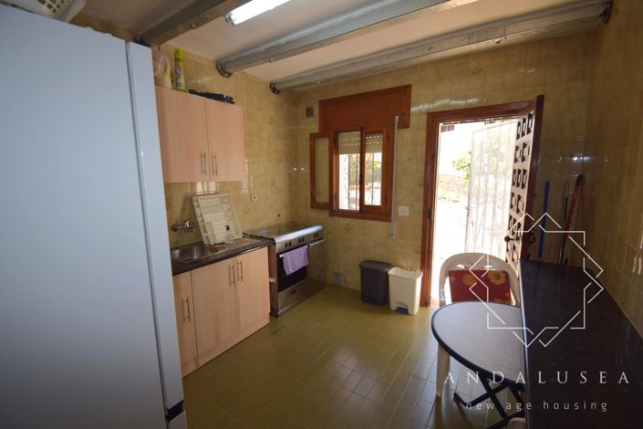 Image No.10-3 Bed Property for sale