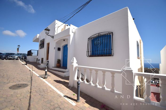 Image No.35-3 Bed Property for sale