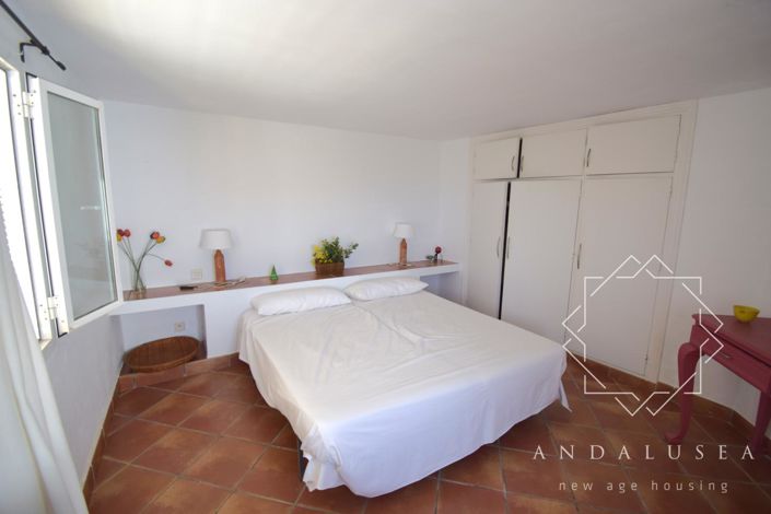 Image No.18-4 Bed Property for sale