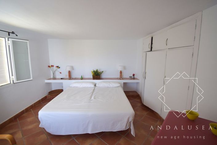 Image No.19-4 Bed Property for sale