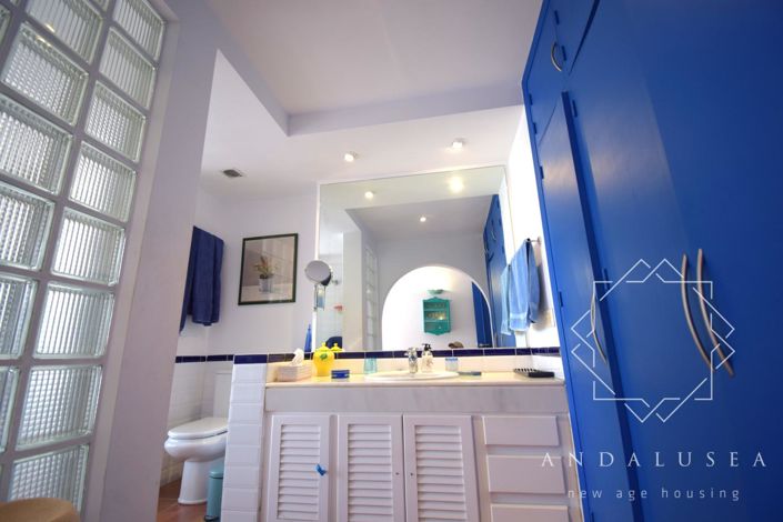 Image No.28-4 Bed Property for sale