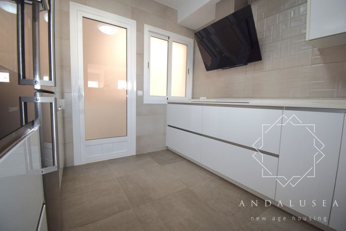 Image No.19-3 Bed Property for sale