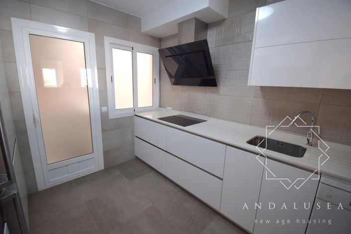 Image No.21-3 Bed Property for sale