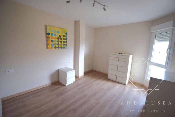 Image No.24-3 Bed Property for sale