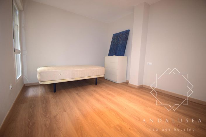 Image No.34-3 Bed Property for sale