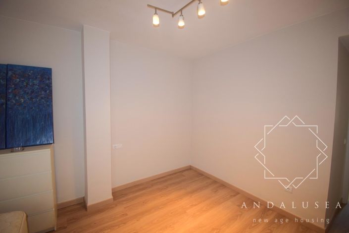 Image No.37-3 Bed Property for sale