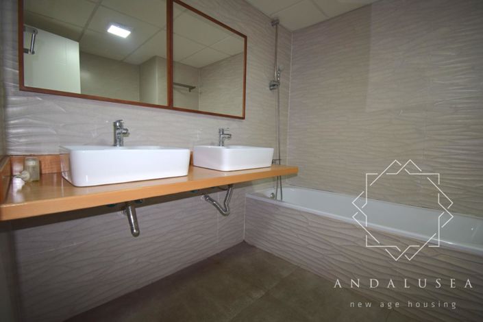 Image No.41-3 Bed Property for sale