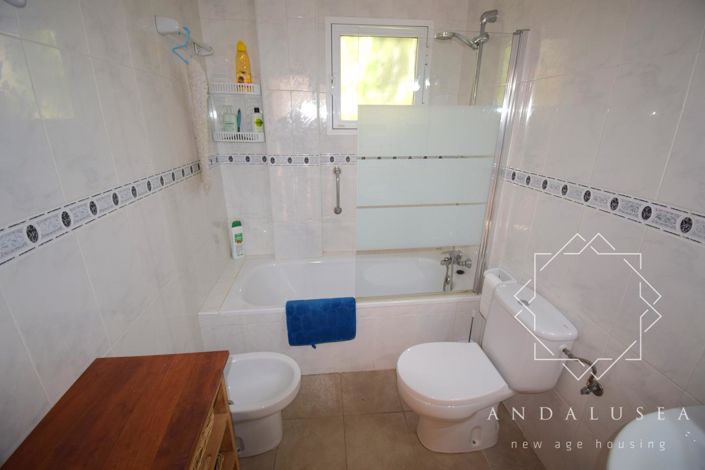 Image No.26-2 Bed Property for sale