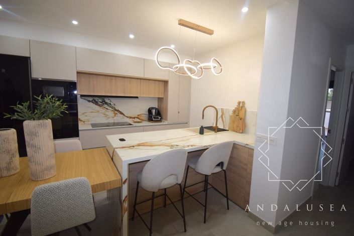 Image No.10-3 Bed Property for sale