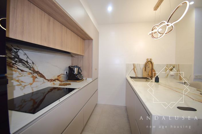 Image No.12-3 Bed Property for sale