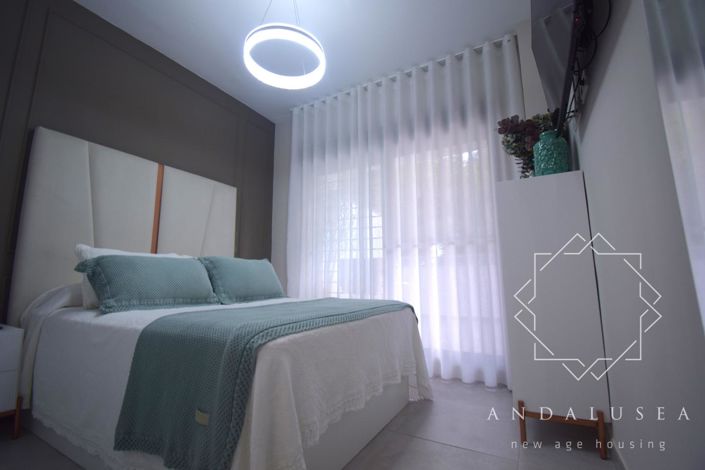 Image No.17-3 Bed Property for sale