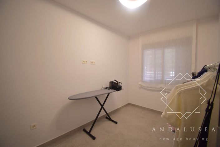 Image No.26-3 Bed Property for sale