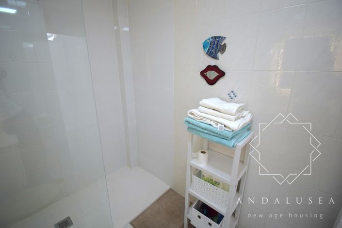 Image No.20-1 Bed Property for sale