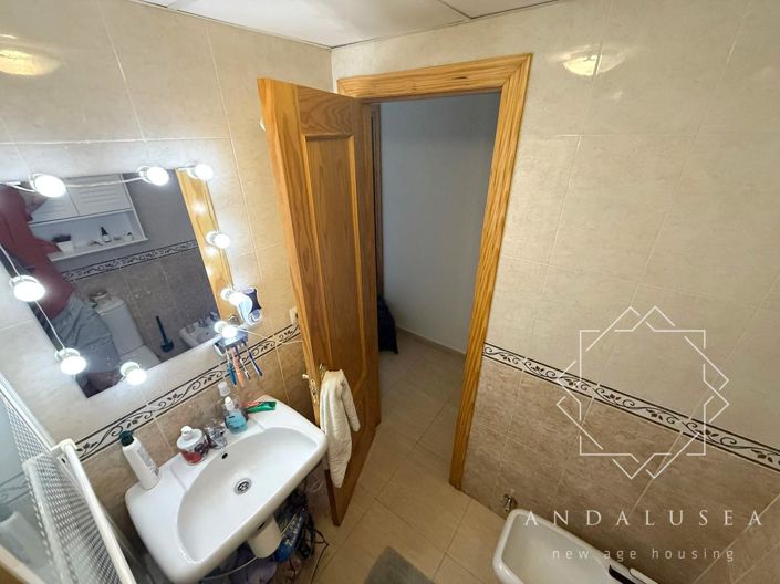 Image No.14-2 Bed Property for sale