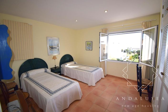 Image No.11-5 Bed Property for sale