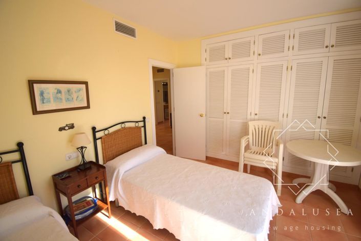 Image No.19-5 Bed Property for sale