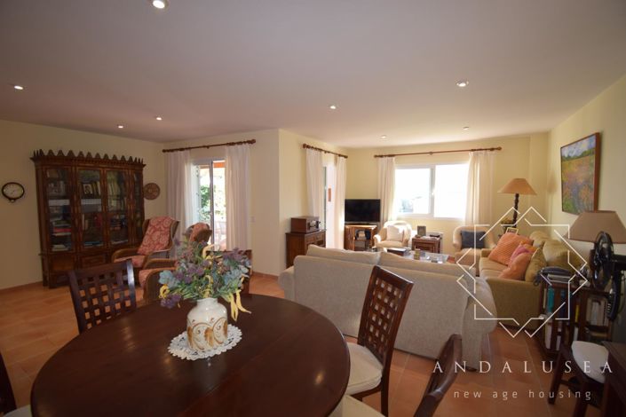 Image No.3-5 Bed Property for sale