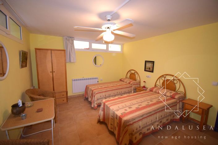 Image No.30-5 Bed Property for sale