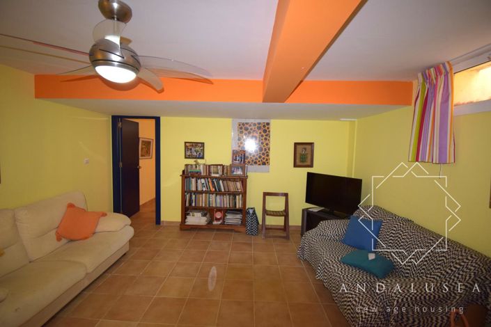 Image No.33-5 Bed Property for sale