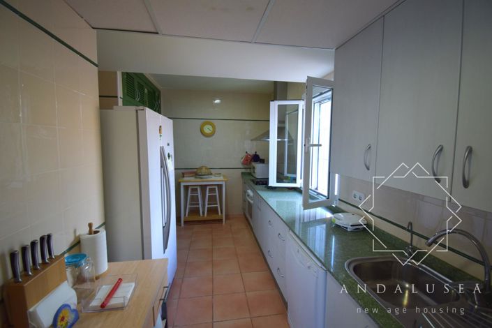 Image No.5-5 Bed Property for sale