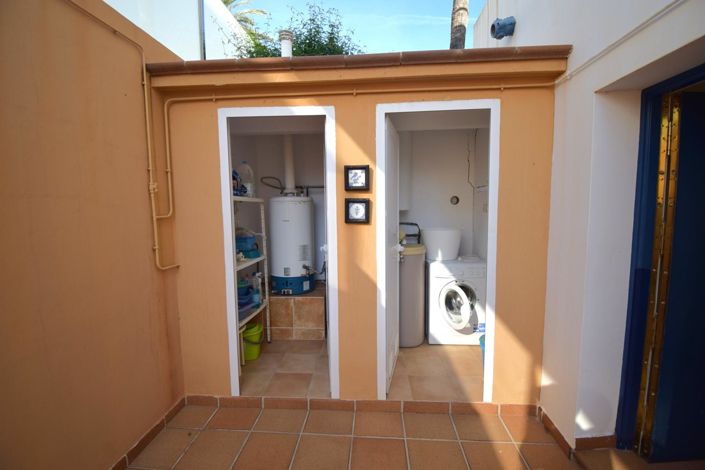 Image No.55-5 Bed Property for sale