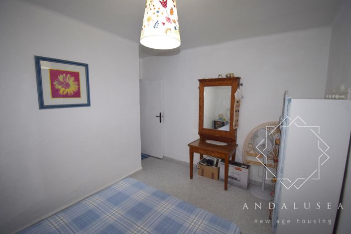 Image No.13-3 Bed Property for sale