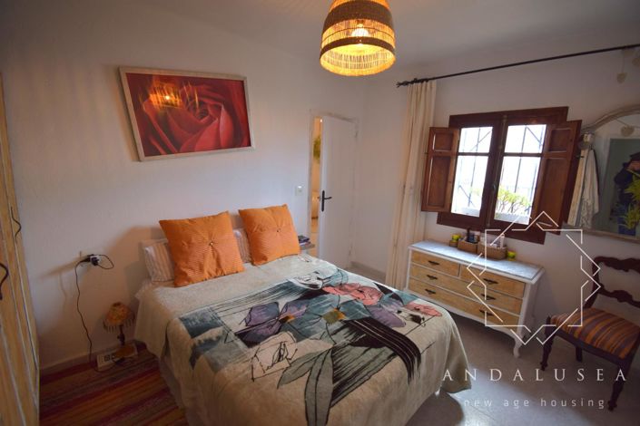 Image No.14-3 Bed Property for sale