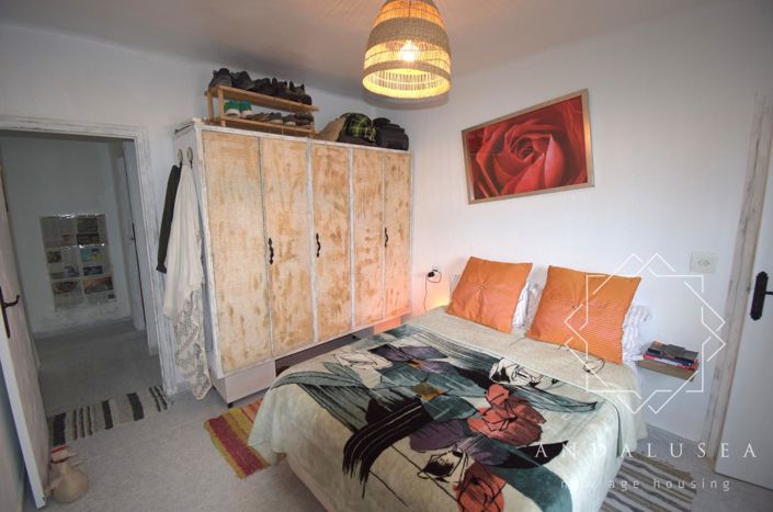 Image No.15-3 Bed Property for sale