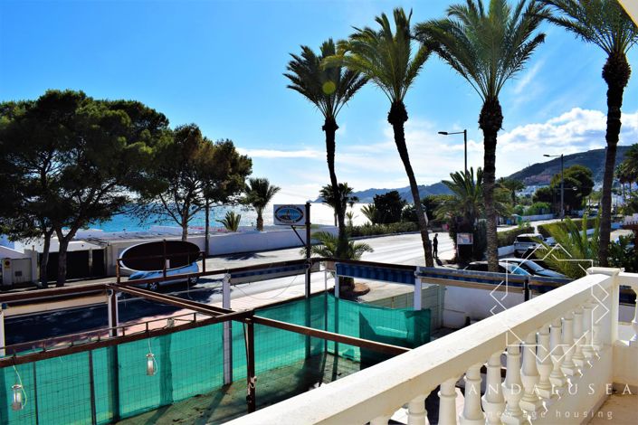 Image No.30-6 Bed Property for sale