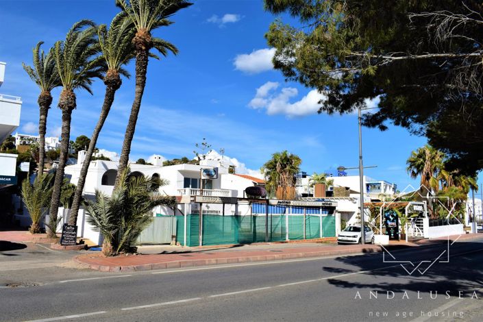 Image No.33-6 Bed Property for sale