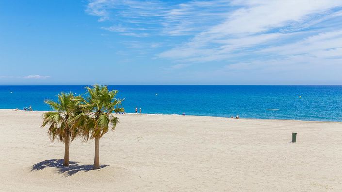 Image No.36-6 Bed Property for sale