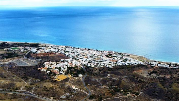 Image No.39-6 Bed Property for sale